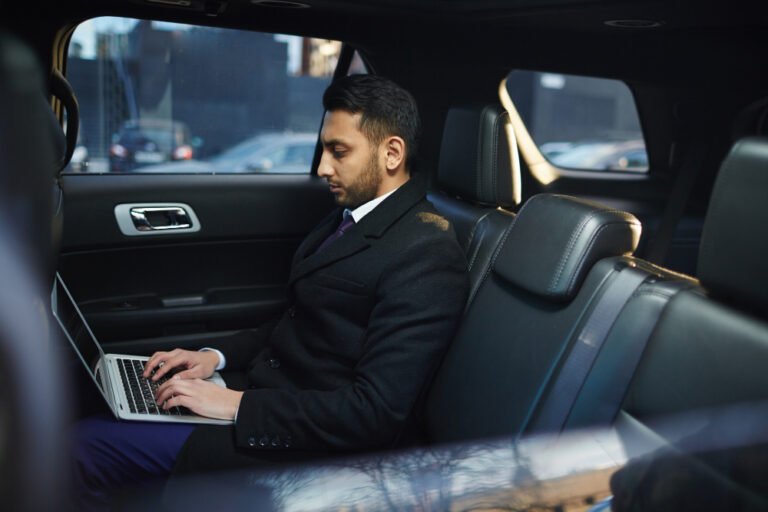 business airport transfer Innsbruck — executive class vehicle Alps corporate travel