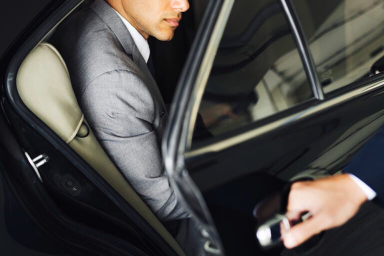 economy airport transfer Innsbruck — affordable clean vehicle Alpen Heir KG INN